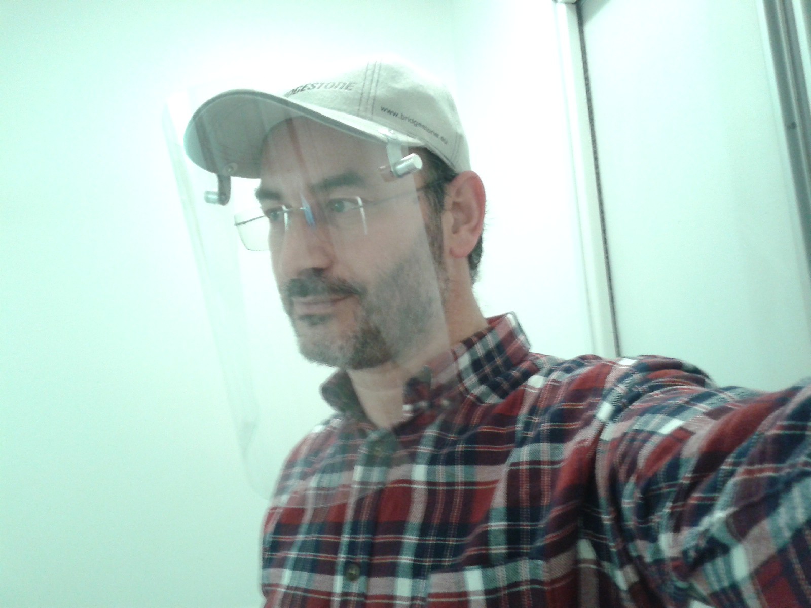 COVID_viseiras e mascaras_4.jpg COVID_viseiras e mascaras_4.jpg